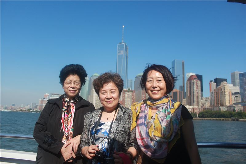 天成集团副总裁董亚利与中国女企业协会会长朱蕤在纽约考察交流